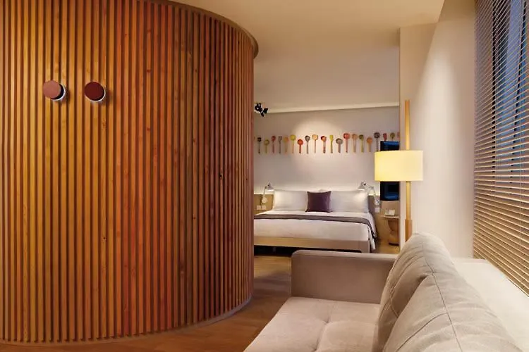 Hotel Madera Гонконг 4*,